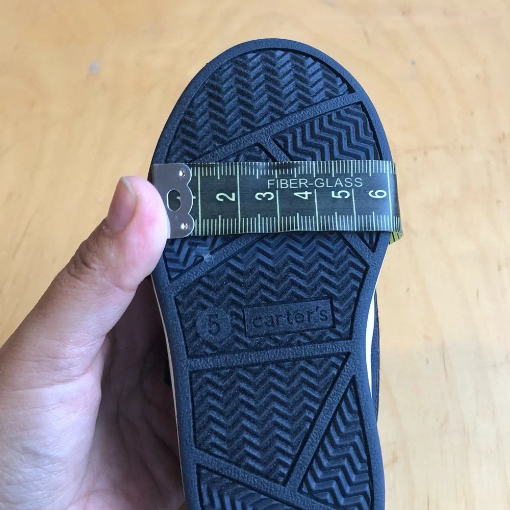 Carter’s Leather Low Top Sneakers Baby Size 5.